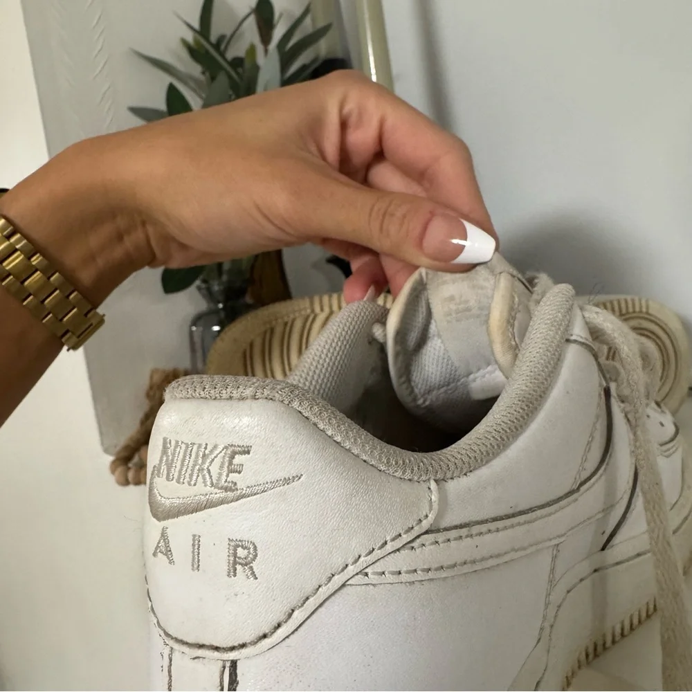Women’s Air Force 1 Nike Sneakers Size 8 - Picture 7 of 7